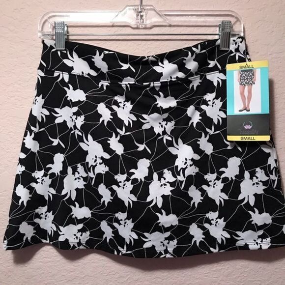 NWT. SKORT TRANQUILITY. Ultimate comfort and fit. - Picture 2 of 6